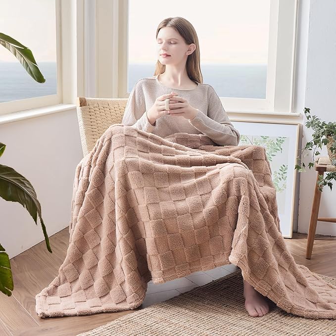 NEWCOSPLAY Super Soft King Blanket Taupe Premium Silky Flannel Fleece 3D Checkered Lightweight Bed Blanket All Season Use (Taupe Checkered, King(90"x110"))