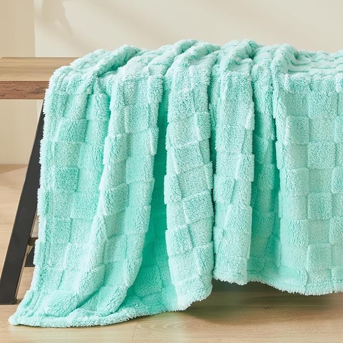 NEWCOSPLAY Super Soft Twin Blanket Aqua Premium Silky Flannel Fleece 3D Checkered Lightweight Bed Blanket All Season Use (Aqua Checkered, Twin(60"x80"))