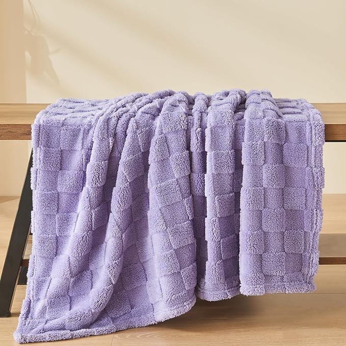 NEWCOSPLAY Super Soft Twin Blanket Lavender Premium Silky Flannel Fleece 3D Checkered Lightweight Bed Blanket All Season Use (Lavender Checkered, Twin(60"x80"))