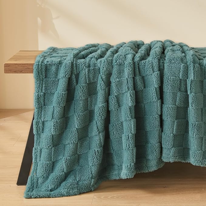 NEWCOSPLAY Super Soft Throw Blanket Light Teal Premium Silky Flannel Fleece 3D Checkered Lightweight Bed Blanket All Season Use (Light Teal Checkered, Throw(50"x70"))