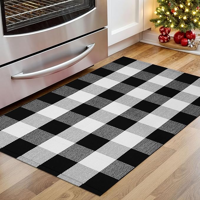 KOZYFLY Buffalo Plaid Area Rugs 27.5x43 Inches Black and White Checkered Rug Washable Front Door Mat Hand Woven Cotton Outdoor Rug Small Rug for Front Porch Kitchen Entryway Patio Bathroom