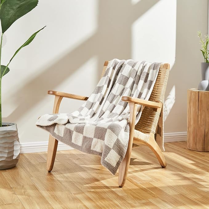 CozeCube Checkered Blanket, Ultra Soft Cozy Grey and White Throw Blanket, Warm Cozy Knit Fuzzy Plush Checkerboard Throw for Couch Bed Sofa, 50"x60"