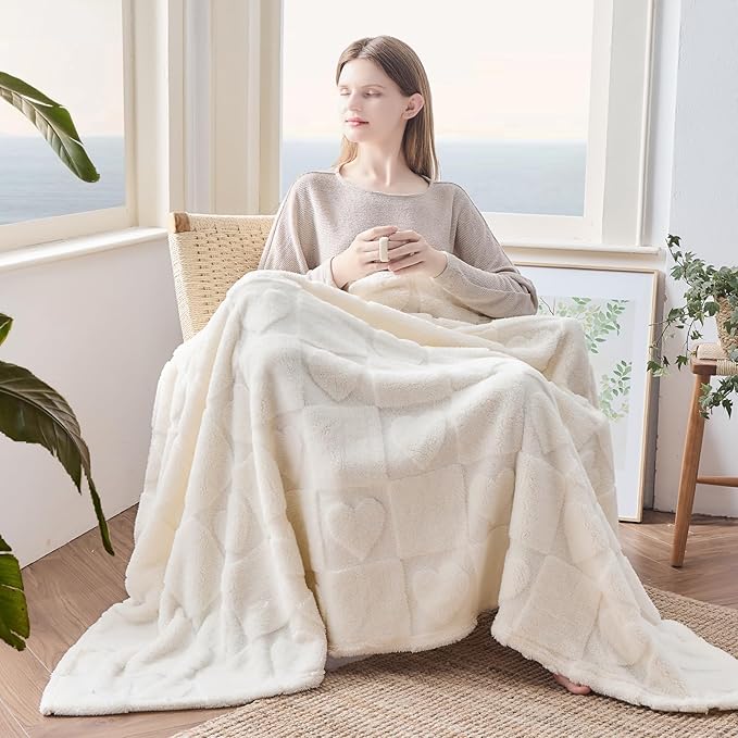 NEWCOSPLAY Super Soft Queen Blanket Ivory Love Premium Silky Flannel Fleece 3D Heart Checkered Lightweight Bed Blanket All Season Use (Ivory Love, Queen(90"x90"))