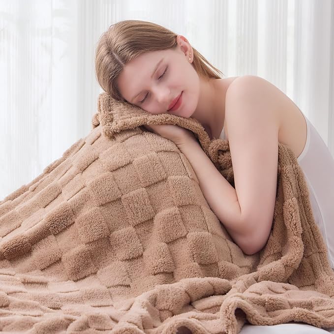 NEWCOSPLAY Super Soft Throw Blanket Taupe Premium Silky Flannel Fleece 3D Checkered Lightweight Bed Blanket All Season Use (Taupe Checkered, Throw(50"x70"))