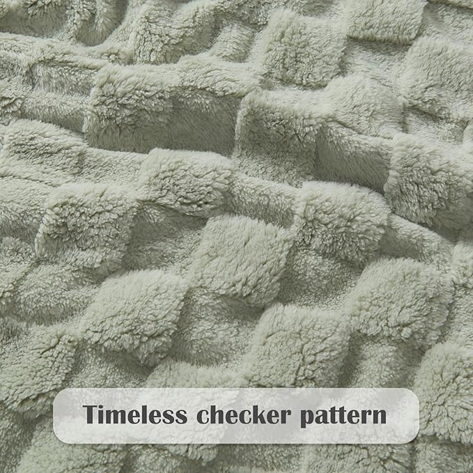 NEWCOSPLAY Super Soft Queen Blanket Sage Green Premium Silky Flannel Fleece 3D Checkered Lightweight Bed Blanket All Season Use (Sage Green Checkered, Queen(90"x90"))