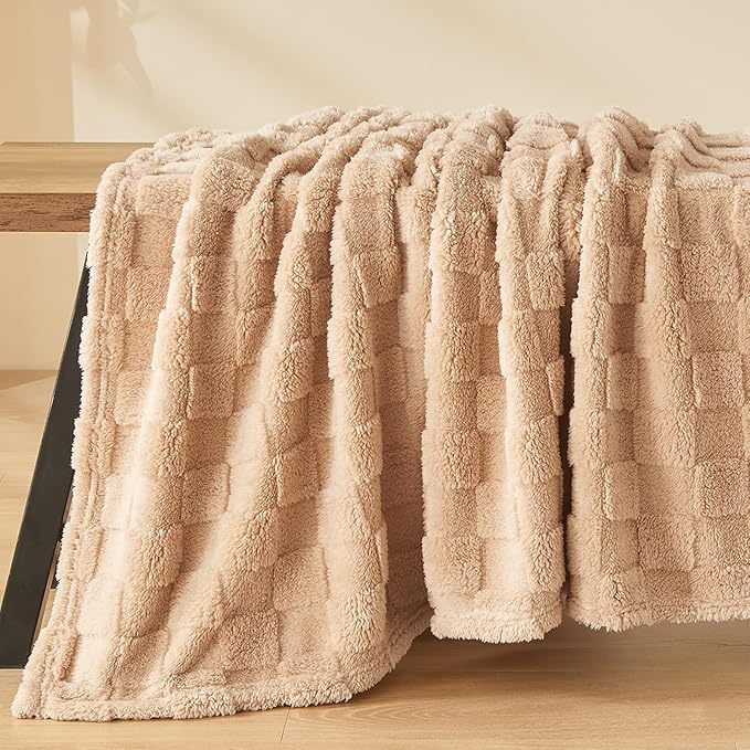 NEWCOSPLAY Super Soft Throw Blanket Brown Premium Silky Flannel Fleece 3D Checkered Lightweight Bed Blanket All Season Use (Brown Checkered, Throw(50"x70"))