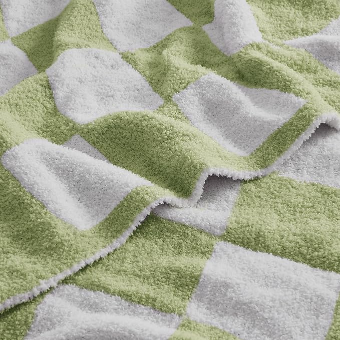 Checkered Super Soft Luxurious Warm Blanket for Couch Reversible Blanket for Bed Sofa 50x60 Inches Checkered Pattern Green and White