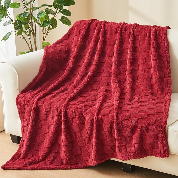 NEWCOSPLAY Super Soft Throw Blanket Red Premium Silky Flannel Fleece 3D Checkered Lightweight Bed Blanket All Season Use (Red Checkered, Throw(50"x70"))