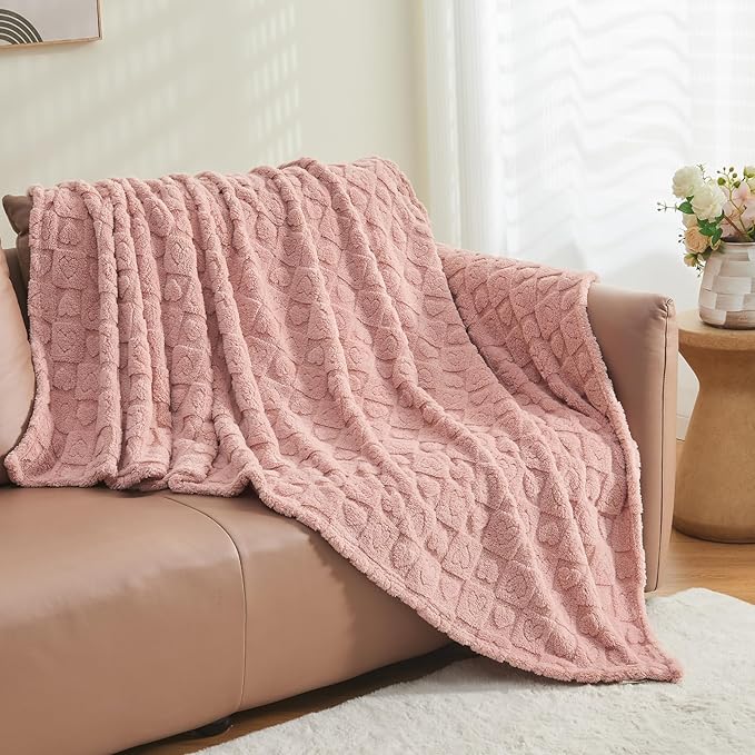 NEWCOSPLAY Super Soft Queen Blanket Pink Premium Silky Flannel Fleece 3D Heart Checkered Lightweight Bed Blanket All Season Use (Pink Heart, Queen(90"x90"))