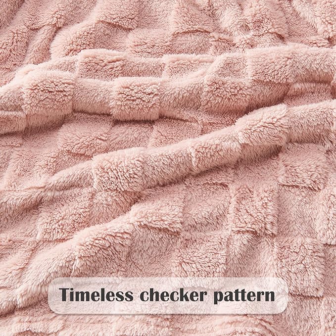 NEWCOSPLAY Super Soft Queen Blanket Pink Premium Silky Flannel Fleece 3D Checkered Lightweight Bed Blanket All Season Use (Pink Checkered, Queen(90"x90"))