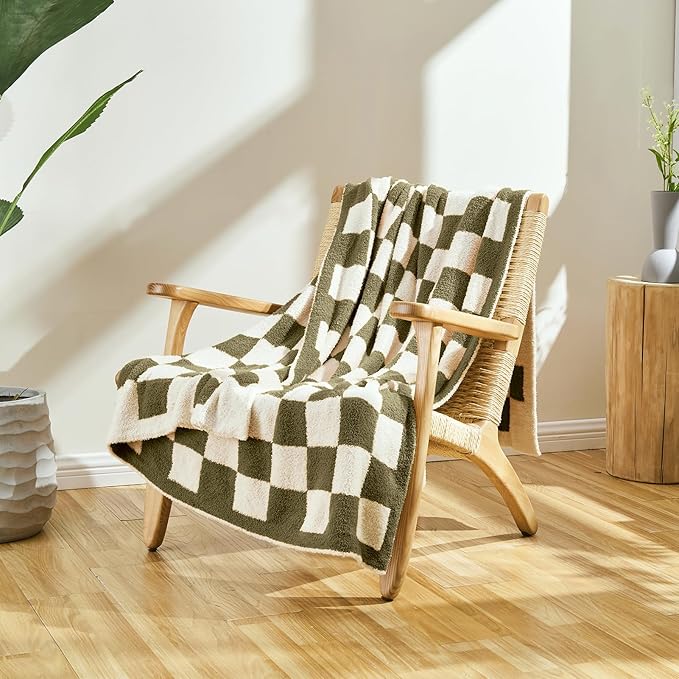 CozeCube Checkered Blanket, Ultra Soft Cozy Olive Green and White Throw Blanket, Warm Cozy Knit Fuzzy Plush Checkerboard Throw for Couch Bed Sofa, 50"x60"