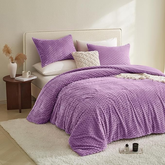 Petrichor Fluffy Queen Comforter Set - Ultra-Soft Lavender Flannel Thick Comforter for Queen Bed, Luxury Warm Bedding Set for Winter & Fall, Cozy Fuzzy Bed Set 3 Pieces (1 Comforter & 2 Pillowcases)