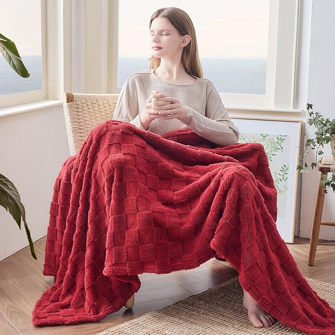 NEWCOSPLAY Super Soft Queen Blanket Red Premium Silky Flannel Fleece 3D Checkered Lightweight Bed Blanket All Season Use (Red Checkered, Queen(90"x90"))
