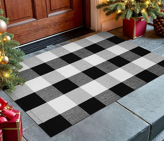 KOZYFLY Buffalo Plaid Area Rugs 2x3 Ft Black and White Checkered Rug Washable Front Door Mat Hand Woven Cotton Outdoor Rug Small Rug for Front Porch Kitchen Entryway Patio Bathroom