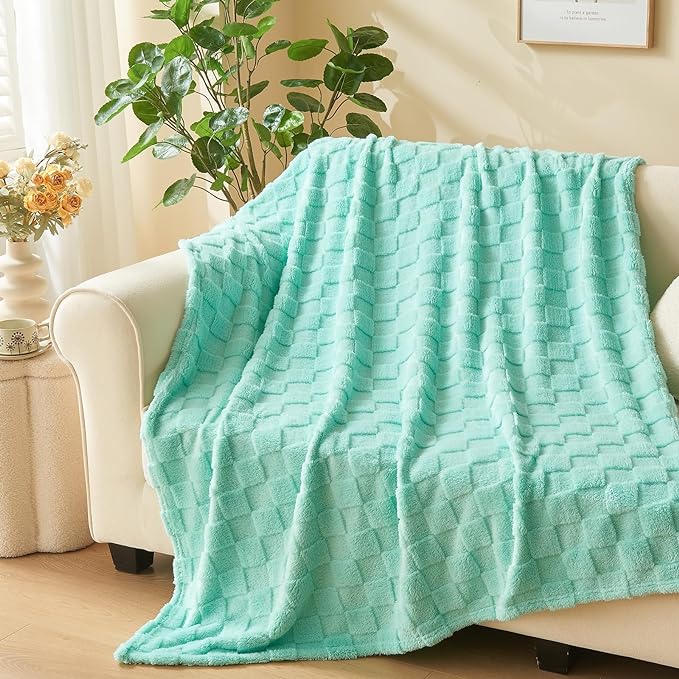 NEWCOSPLAY Super Soft Throw Blanket Aqua Premium Silky Flannel Fleece 3D Checkered Lightweight Bed Blanket All Season Use (Aqua Checkered, Throw(50"x70"))