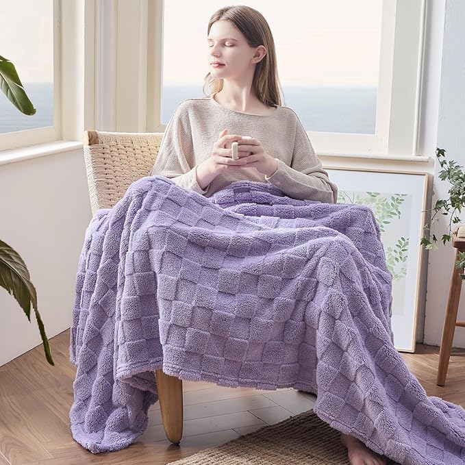 NEWCOSPLAY Super Soft King Blanket Lavender Premium Silky Flannel Fleece 3D Checkered Lightweight Bed Blanket All Season Use (Lavender Checkered, King(90"x110"))