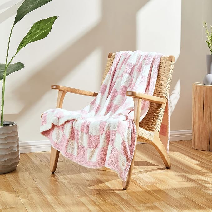 CozeCube Checkered Blanket, Ultra Soft Cozy Pink and White Throw Blanket, Warm Cozy Knit Fuzzy Plush Checkerboard Throw for Couch Bed Sofa, 50"x60"