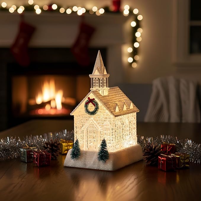 Christmas Lighted Church Water Lantern Snow Globe with Evergreens and Wreath， USB Lined/Battery Operated Lighted Lantern for Christmas Festival Decoration Gifts