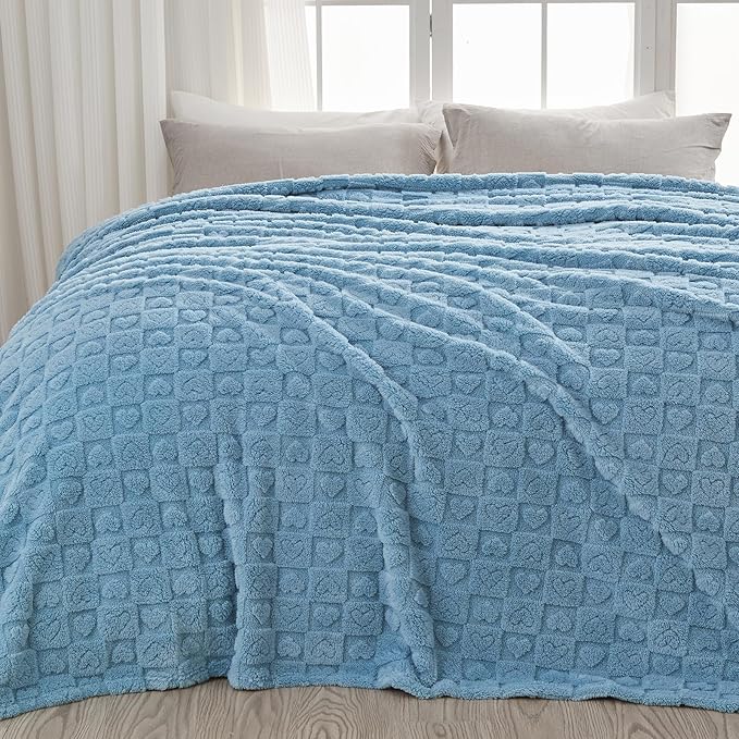 NEWCOSPLAY Super Soft Queen Blanket Blue Premium Silky Flannel Fleece 3D Heart Checkered Lightweight Bed Blanket All Season Use (Blue Heart, Queen(90"x90"))