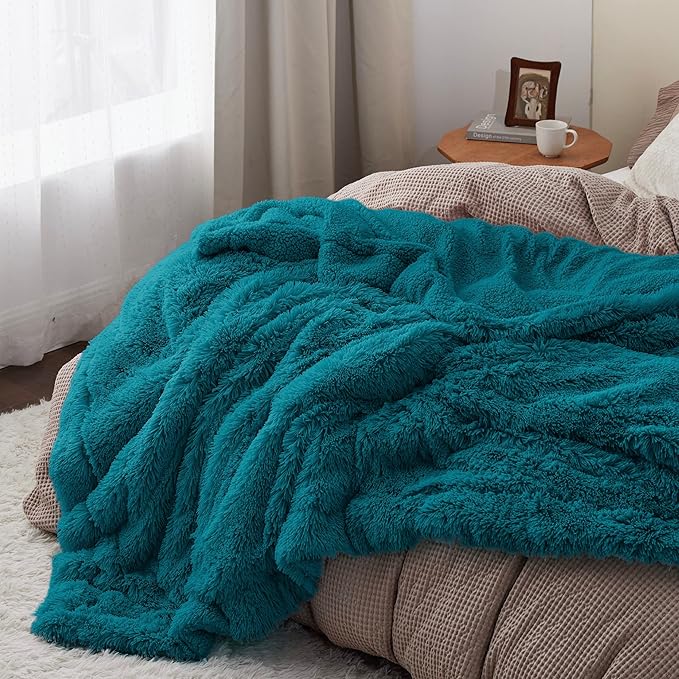 Bedsure GentleSoft Fluffy Turquoise Teal King Size Blanket for Bed, Thick Soft Sherpa Faux Fur Fleece Bedding Fuzzy Plush Winter Warm Heavy Large King Blanket, Cozy Teal Gifts for Men Women, 108x90