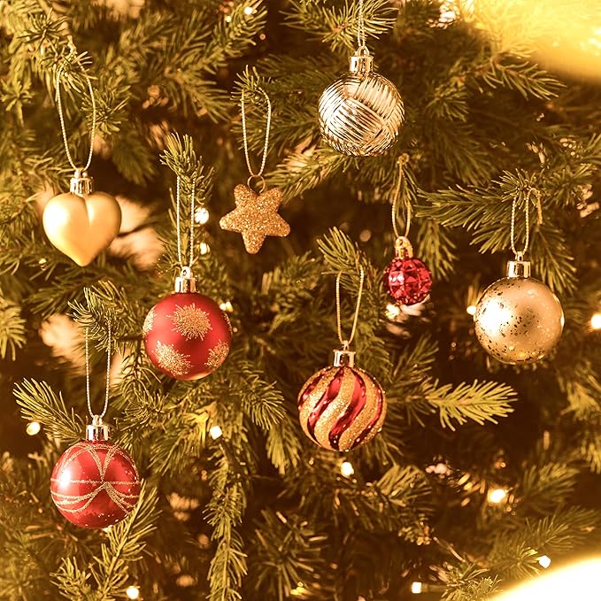 Valery Madelyn 28Pcs Christmas Heart Shaped Ornaments Gift Pack, Red and Gold Craft Painted Tree Heart Decorations, Christmas Baubles Hanging Indoor Holiday Party Xmas Decor