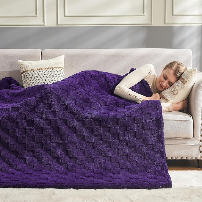 NEWCOSPLAY Super Soft Twin Blanket Purple Premium Silky Flannel Fleece 3D Checkered Lightweight Bed Blanket All Season Use (Purple Checkered, Twin(60"x80"))