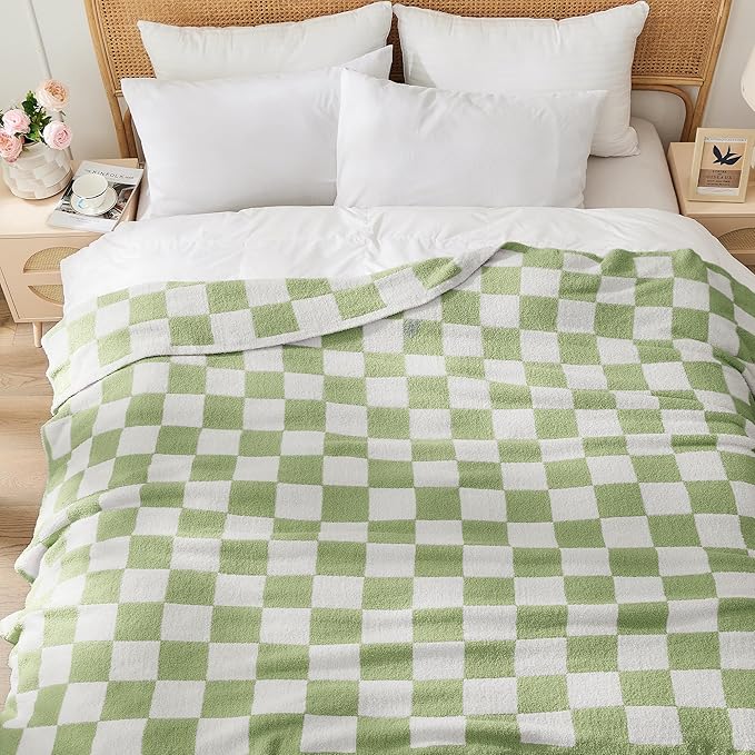 Checkered Super Soft Luxurious Warm Blanket for Couch Reversible Blanket for Bed Sofa 50x60 Inches Checkered Pattern Green and White