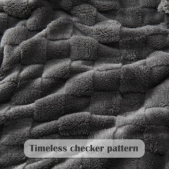 NEWCOSPLAY Super Soft Twin Blanket Dark Grey Premium Silky Flannel Fleece 3D Checkered Lightweight Bed Blanket All Season Use (Dark Grey Checkered, Twin(60"x80"))