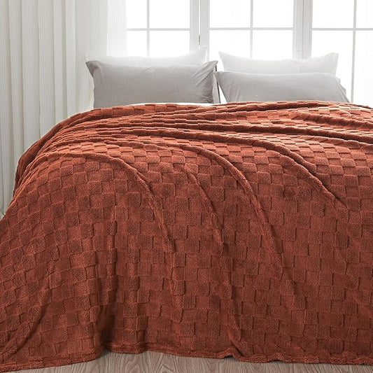 NEWCOSPLAY Super Soft King Blanket Coffee Premium Silky Flannel Fleece 3D Checkered Lightweight Bed Blanket All Season Use (Coffee Checkered, King(90"x110"))