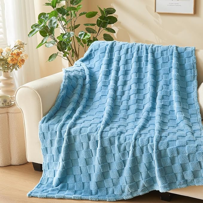 NEWCOSPLAY Super Soft King Blanket Blue Premium Silky Flannel Fleece 3D Checkered Lightweight Bed Blanket All Season Use (Blue Checkered, King(90"x110"))