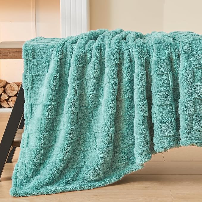 NEWCOSPLAY Super Soft Throw Blanket Mint Green Premium Silky Flannel Fleece 3D Checkered Lightweight Bed Blanket All Season Use (Mint Green Checkered, Throw(50"x70"))