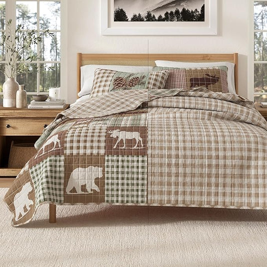 Rustic Cabin Full/Queen Size Quilt Set with Shams - All-Season, Lightweight, Reversible Bedspread - Lodge-Themed Summer Bedding Sets (Full/Queen, Hemlock Green/Brown)