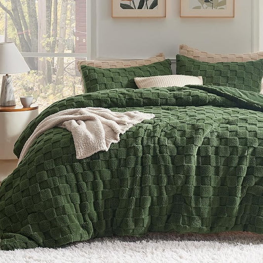Bedsure King Size Fluffy Comforter Set, Olive Green Plush Fleece Bed Set King, Checkered Farmhouse Boho Soft Warm Bedding for Winter, 1 Comforter (104"x90") and 2 Pillowcases (20"x36")