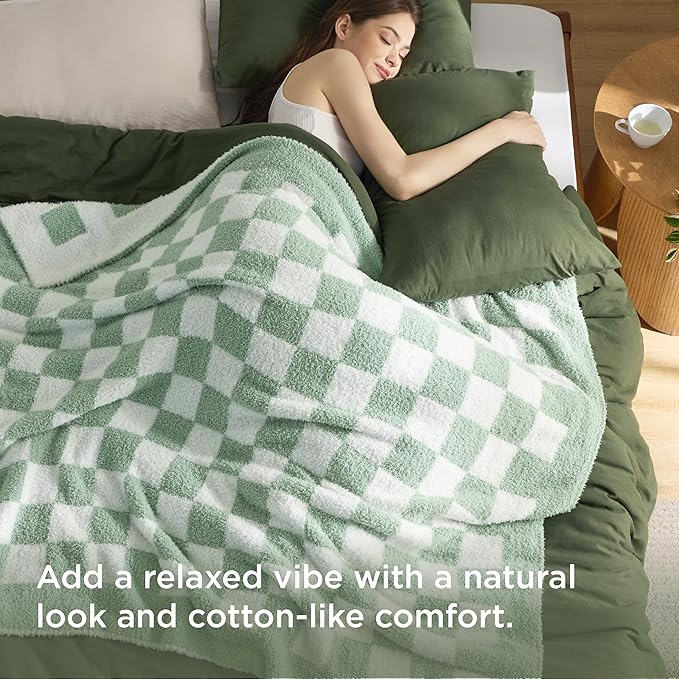 Bedsure King Comforter Set with Checkered Throw Blanket for Couch - 4 Pieces, 1 Olive Green Comforter King Size, 2 Pillow Shams, 1 Checkered Blanket, Super Soft, Lightweight & Fluffy for Bed & Sofa