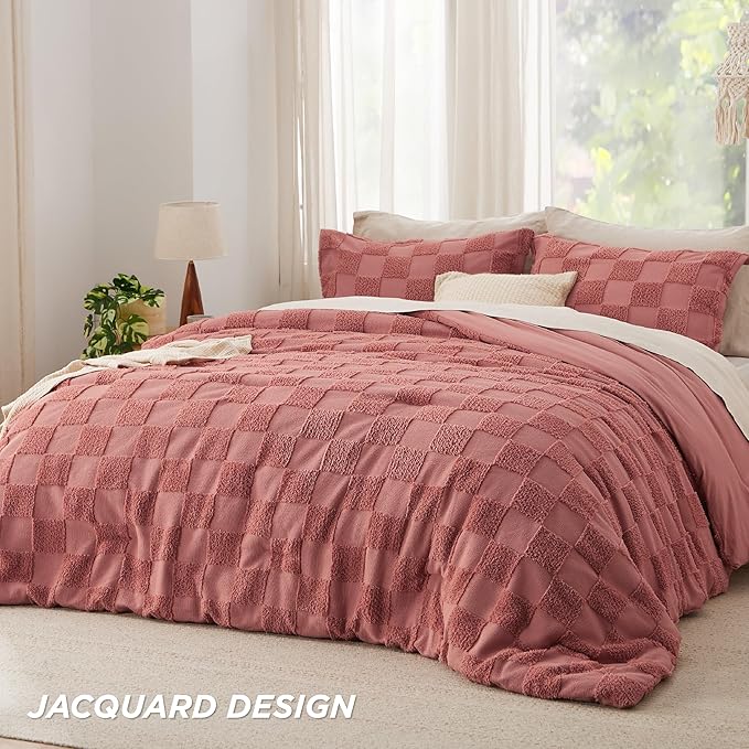 Bedsure Queen Size Comforter Set Grayish Pink, Boho Tufted Bed Set, Checkered Farmhouse Shabby Chic Bedding, 3 Pieces, 1 Plaid Geometric Comforter and 2 Pillow Shams