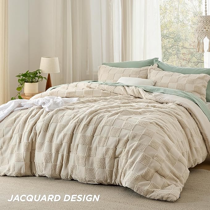 Bedsure Queen Size Comforter Set Beige, Boho Tufted Bed Set, Checkered Farmhouse Shabby Chic Bedding, 3 Pieces, 1 Plaid Geometric Comforter and 2 Pillow Shams