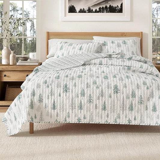 Rustic Cabin King Size Quilt Set with Shams - All-Season, Lightweight, Reversible Bedspread - Lodge-Themed Summer Bedding Sets (King/California King, Truckee - Grey)