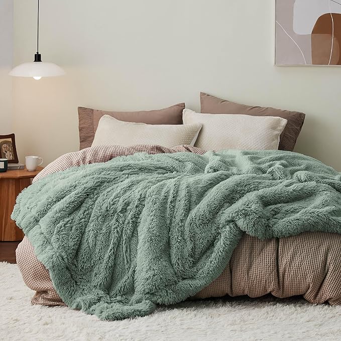 Bedsure GentleSoft Fluffy Sage Green Blankets Queen Size for Bed, Thick Sherpa Faux Fur Fleece Fuzzy Plush Winter Warm Soft Queen Blankets, Bedroom Decor Sage Green Cozy Gifts for Women Men, 90x90