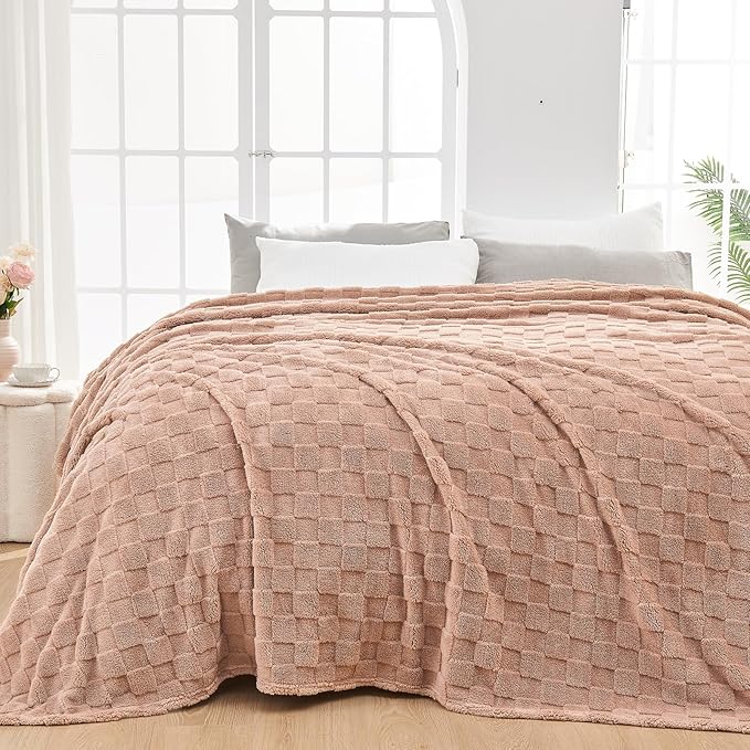 NEWCOSPLAY Super Soft Queen Blanket Taupe Premium Silky Flannel Fleece 3D Checkered Lightweight Bed Blanket All Season Use (Taupe Checkered, Queen(90"x90"))