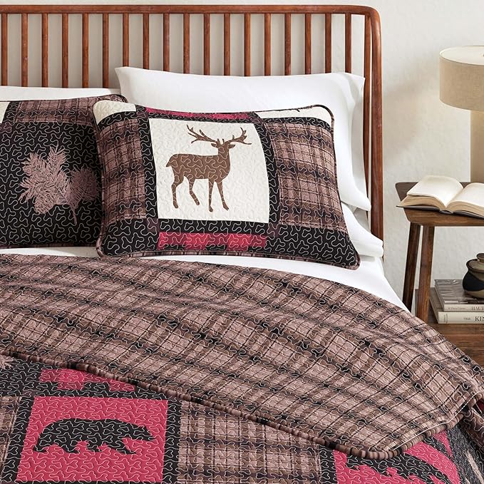 Great Bay Home Lodge Bedspread Full/Queen Size Quilt with 2 Shams. Cabin 3-Piece Reversible All Season Quilt Set. Rustic Quilt Coverlet Bed Set. Stonehurst Collection. (Red/Black)