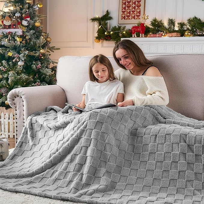 NEWCOSPLAY Super Soft Twin Blanket Grey Premium Silky Flannel Fleece 3D Checkered Lightweight Bed Blanket All Season Use (Grey Checkered, Twin(60"x80"))