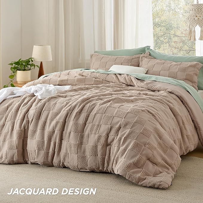 Bedsure California King Size Comforter Set Khaki, Boho Tufted Bed Set, Checkered Farmhouse Shabby Chic Bedding, 3 Pieces, 1 Plaid Geometric Comforter and 2 Pillow Shams