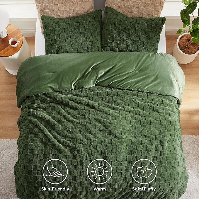 Bedsure Queen Fluffy Comforter Set, Olive Green Plush Fleece Bed Set, Checkered Farmhouse Boho Soft Warm Bedding for Winter, 3 Pieces, 1 Comforter (90"x90") and 2 Pillowcases (20"x26")